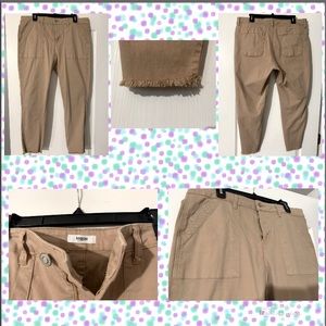 Kinsey • Skinny, Cropped Chinos